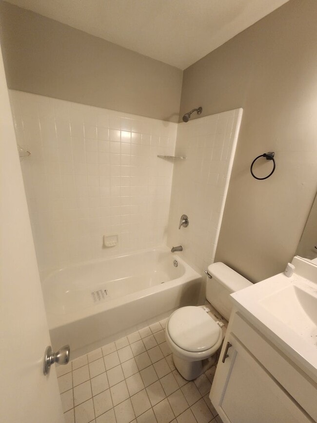 Building Photo - Renovated 3 bedroom 1.5 bath home in Valle...