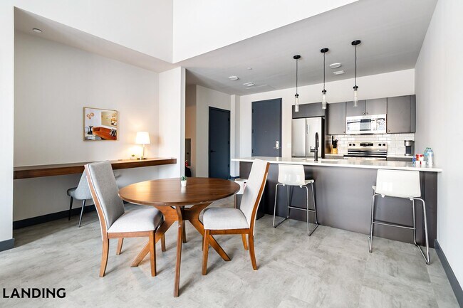 Building Photo - 55 Elm St