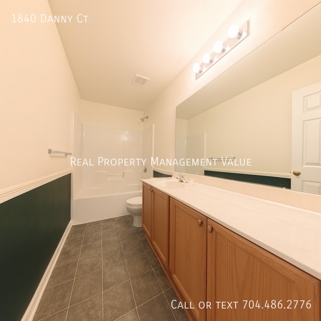 Building Photo - 1840 Danny Ct