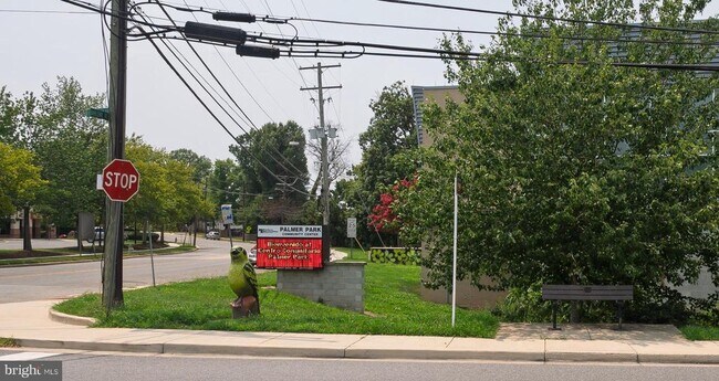 Building Photo - 7737 Greymont St
