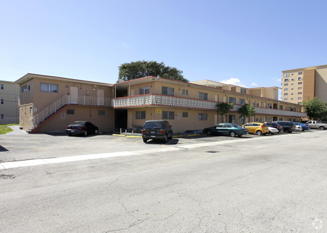Primary Photo - Lion King Apartments