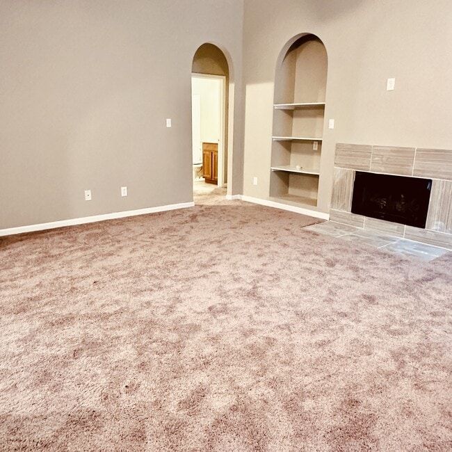 Building Photo - 5333 Cottage Cir