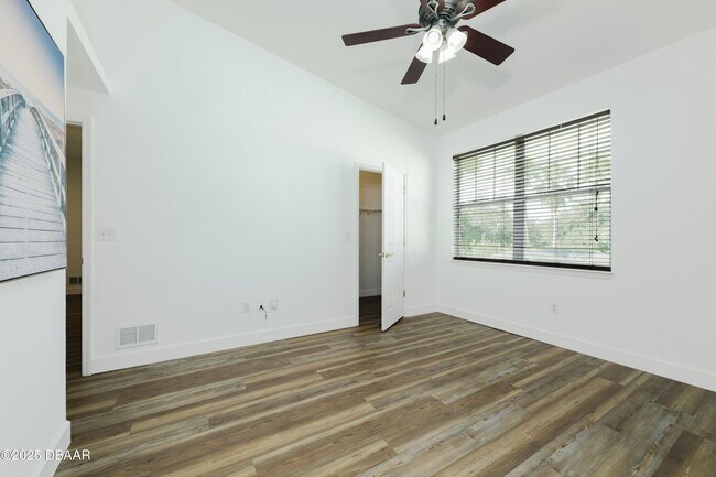 Building Photo - 830 Airport Rd