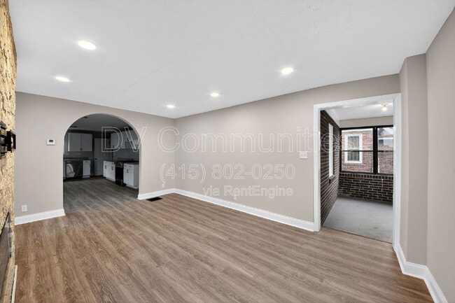 Building Photo - 1818 Lawn Ave