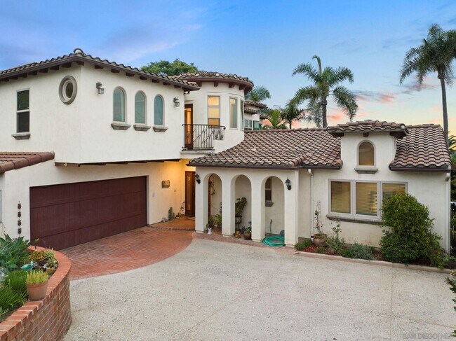 Building Photo - 701 N Granados Ave