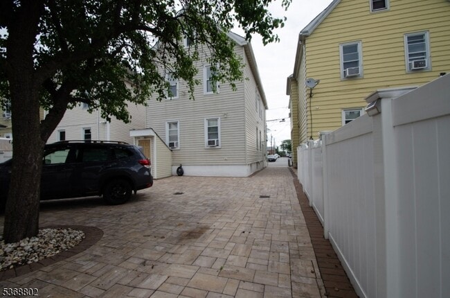 Building Photo - 74 Harrison Pl