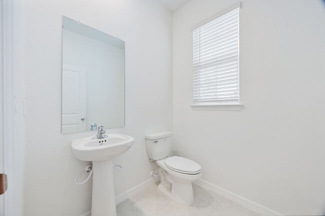 Building Photo - Brand New End Unit Townhome in Angeline Co...