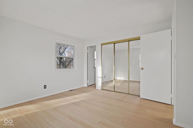 Building Photo - 8856 Moll Dr