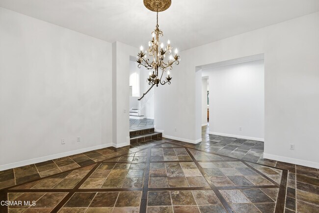 Building Photo - 25301 Prado De Los Arboles