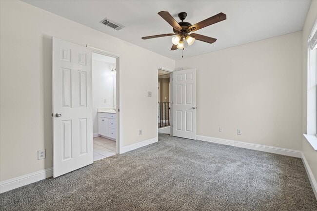 Building Photo - 27572 Claiborne Cir