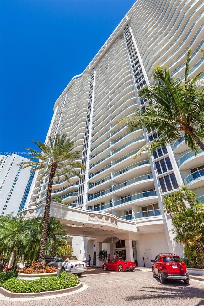 Building Photo - 7000 Island Blvd