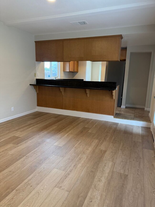 Building Photo - 1816 Boxwood Dr