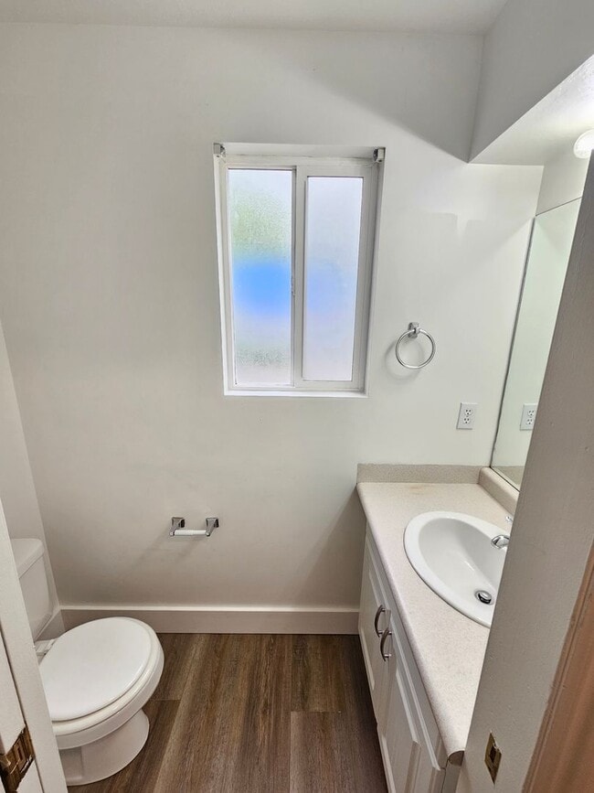 Building Photo - Spacious 3 Bd 2.5 Bath Townhouse in Bountiful