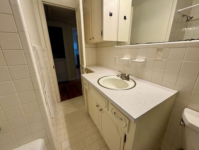 Building Photo - Just in time for the Holidays-Medical District Location, Character Galore