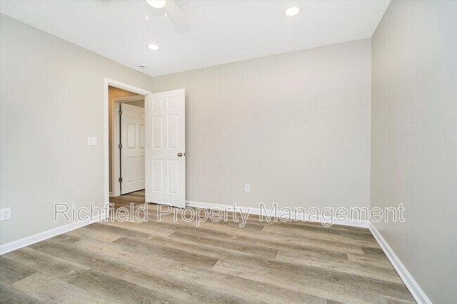 Building Photo - 2538 Columbia Ave