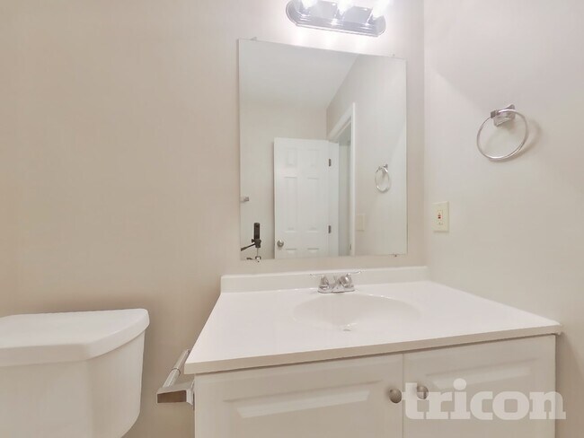 Building Photo - 14 Iron Spot Cir