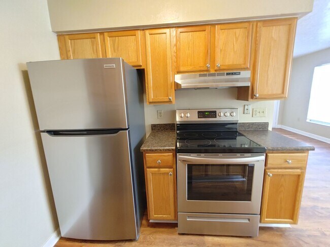 Building Photo - 4025 SW 21st Ln