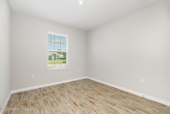 Building Photo - 6360 Lookout Dr