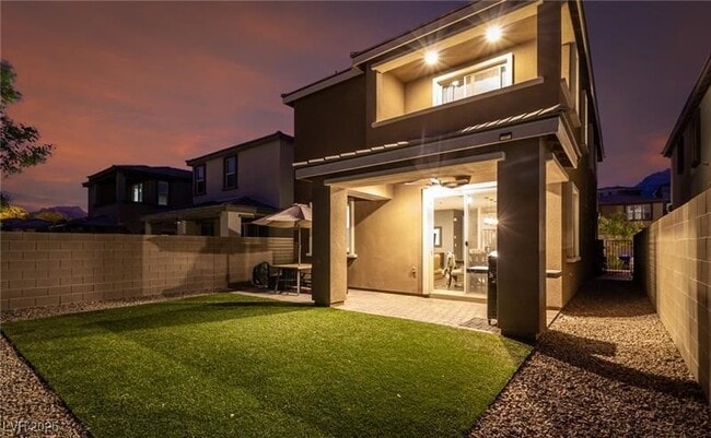 Building Photo - 12556 Skylight View St