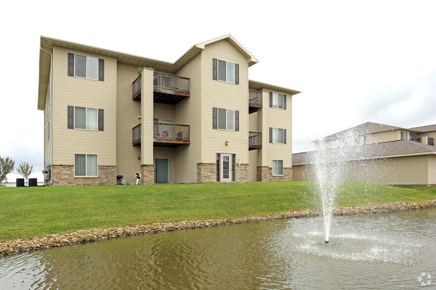 Wheatland Condos 56155617 Muirfield Dr Cedar Rapids IA 52404