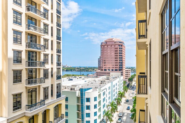 Building Photo - 801 S Olive Ave