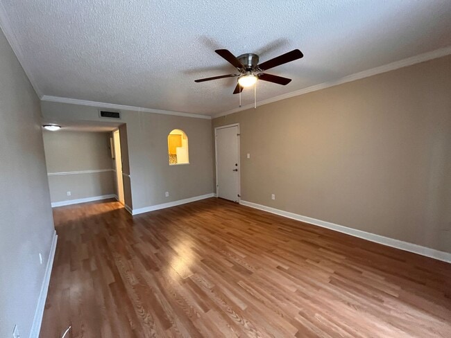 Building Photo - 1 bed 1 bath upstairs condo in Altamonte S...