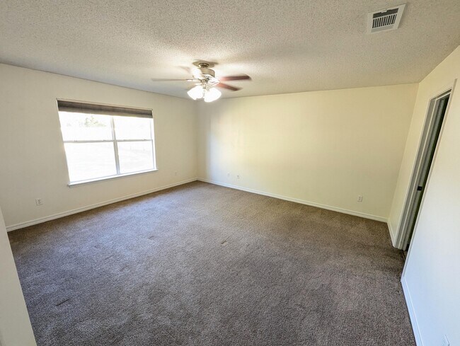 Building Photo - 7300 Rexford St