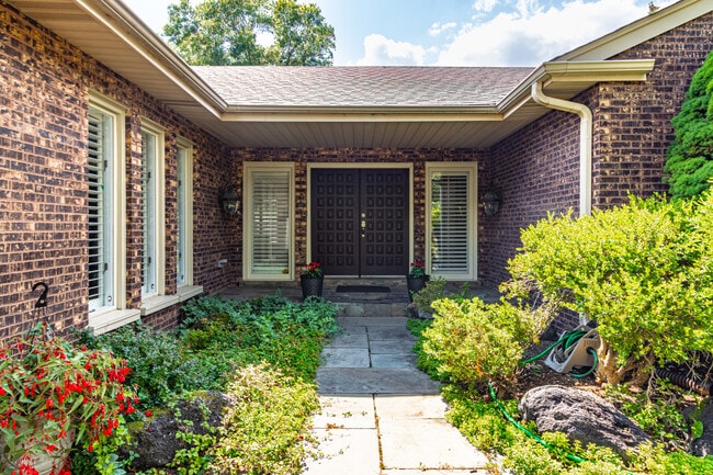 Building Photo - 31 Fox Trail