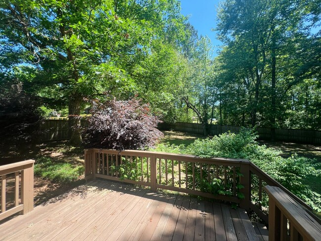 Building Photo - 4 Bed | 3 Bath Home with 1st-Floor Primary...