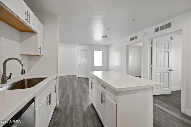 Building Photo - 3065 N 67th Ave