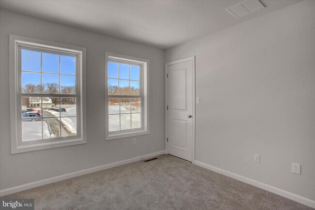 Building Photo - 601 Exeter Ln