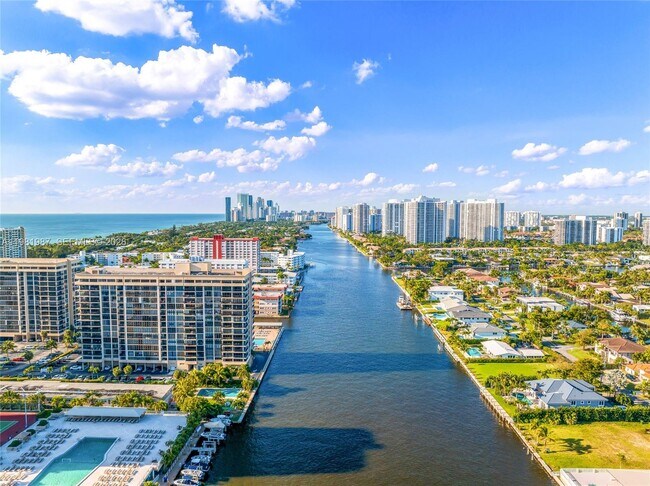 Building Photo - 2017 S Ocean Dr