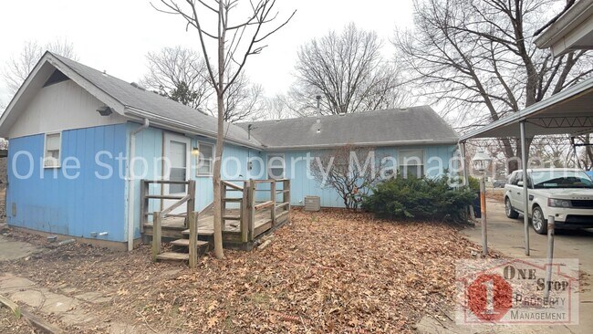 Building Photo - 5714 NE 49th St