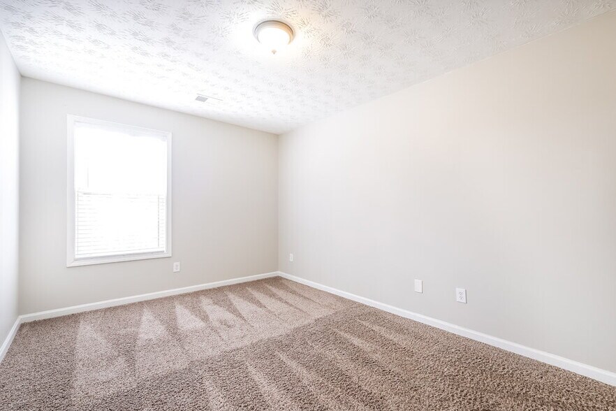 Building Photo - 251 Winthrop Ln