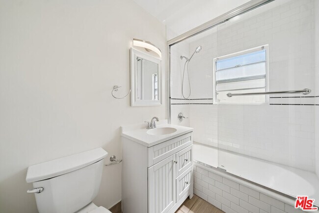 Building Photo - 7946 Fountain Ave