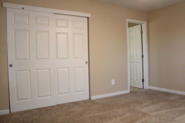 Building Photo - 9100 Castlebar Way