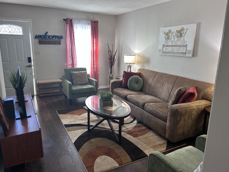 Building Photo - 318 Moir St