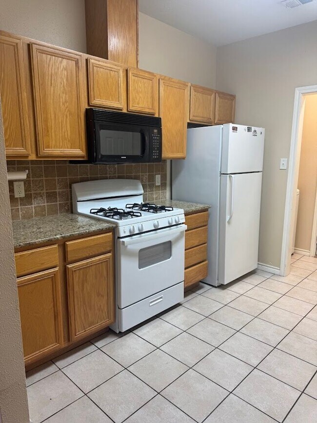 Building Photo - 609 Townplace Dr