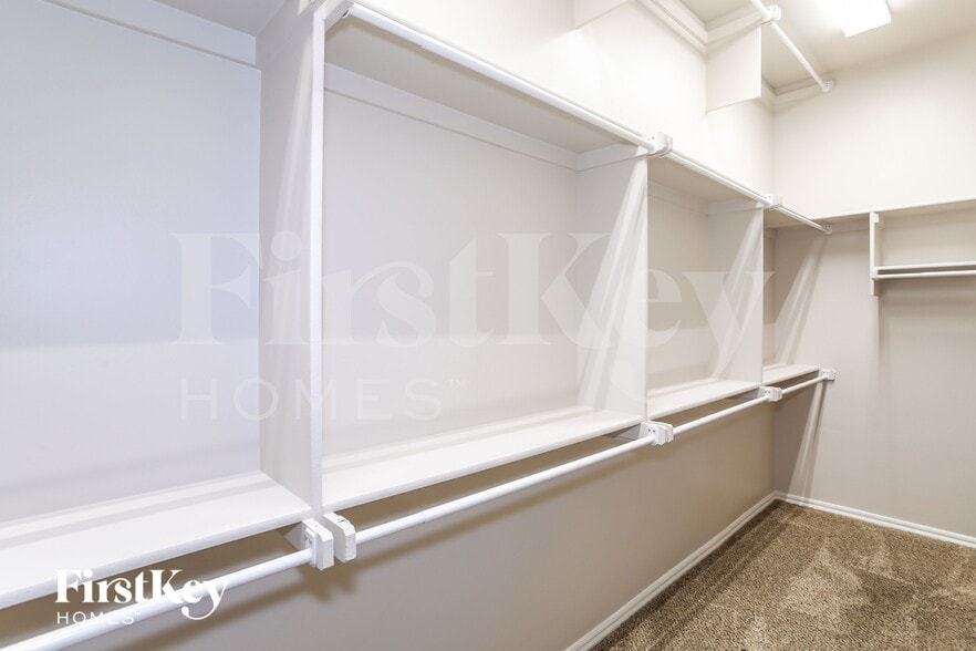 Building Photo - 648 Cristo Pass