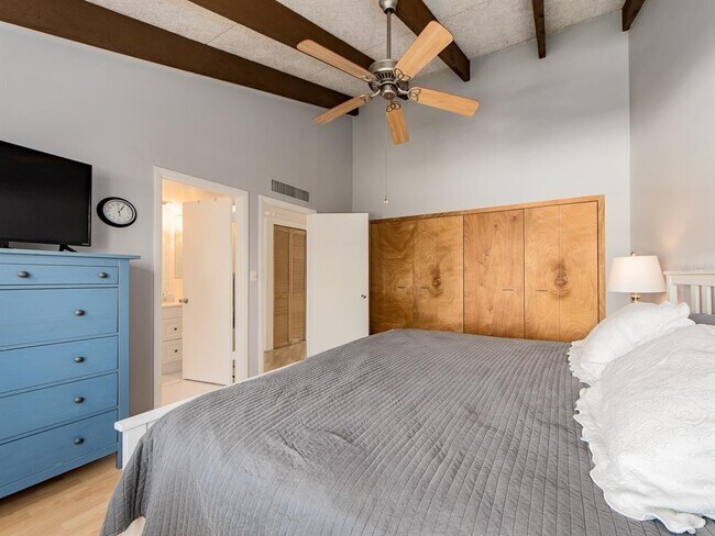 Building Photo - 1401 Gulf Blvd