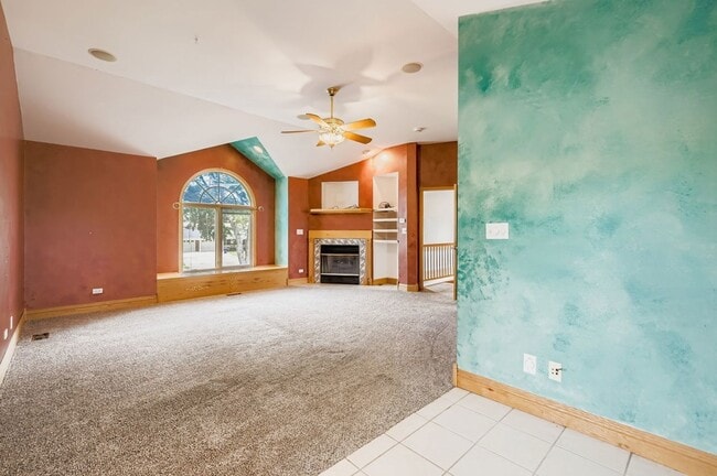 Building Photo - 5904 Elm St