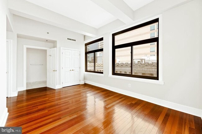 Building Photo - 1500 Chestnut St