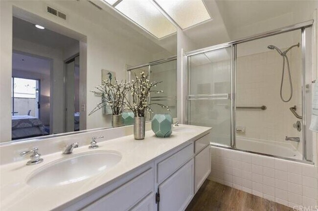 Building Photo - 13350 Savanna