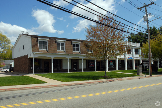 Primary Photo - Pequannock Mini Mall Apartments