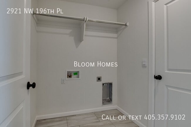 Building Photo - 2921 NW 196th Pl