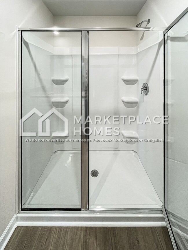 Building Photo - 2047 Lala Loop