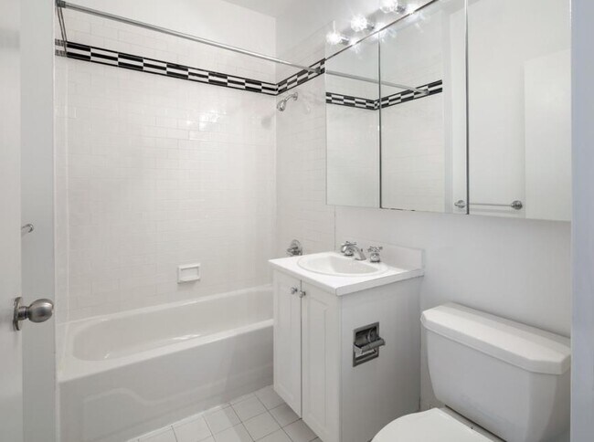 Building Photo - 2 bedroom in New York NY 10006