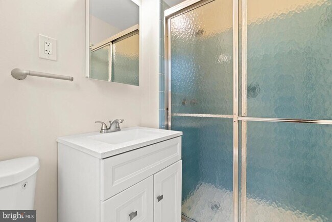 Building Photo - 1830 Clifdale Ct