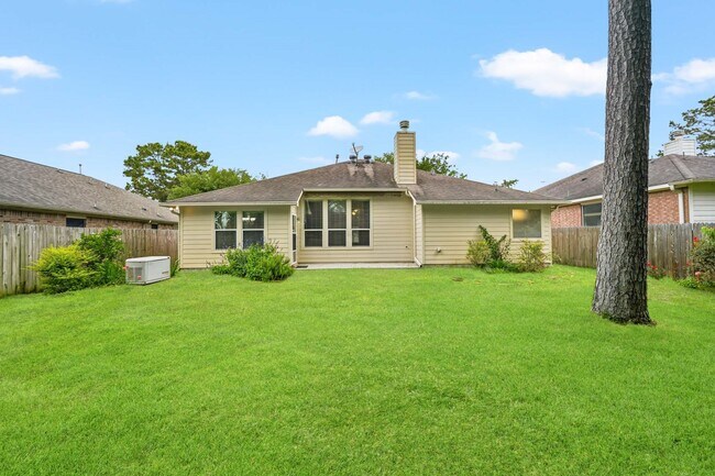 Building Photo - 8218 Silver Lure Dr