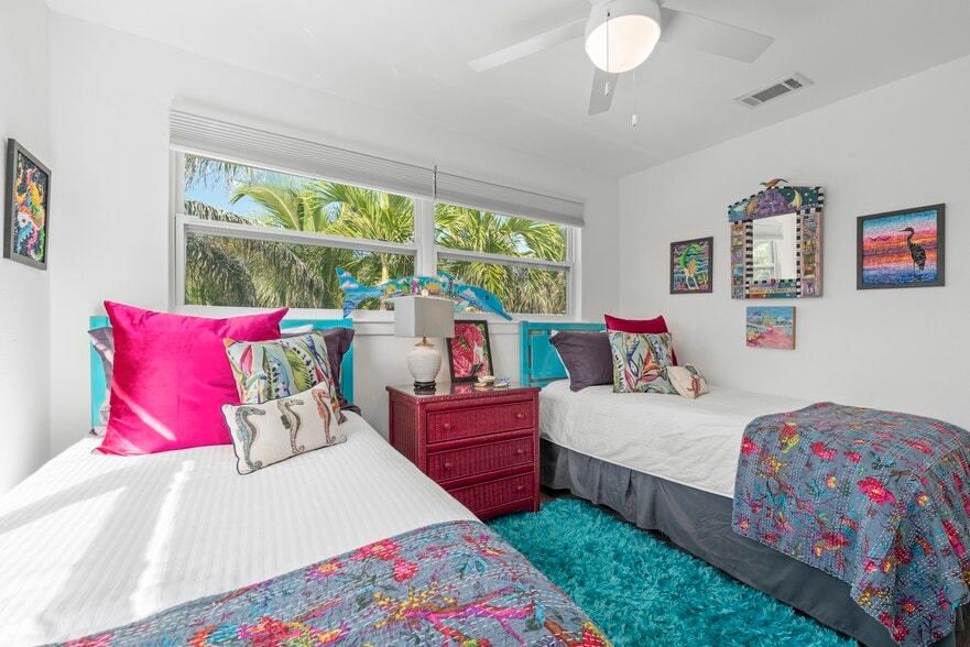 Building Photo - 6093 Henderson Rd